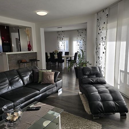 Kaštela 3 Bedrooms Apartman Dmt מראה חיצוני תמונה