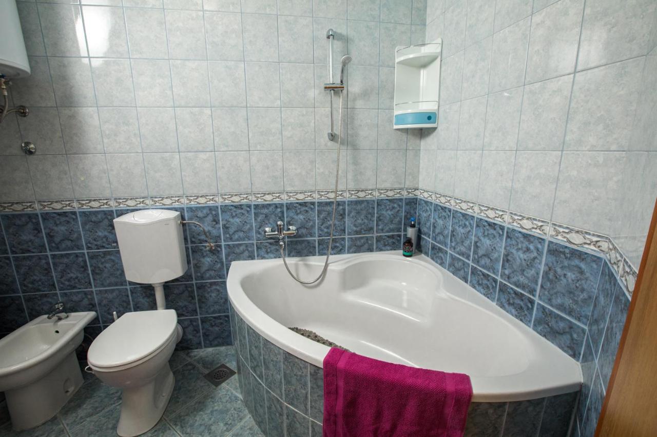 Kaštela 3 Bedrooms Apartman Dmt מראה חיצוני תמונה